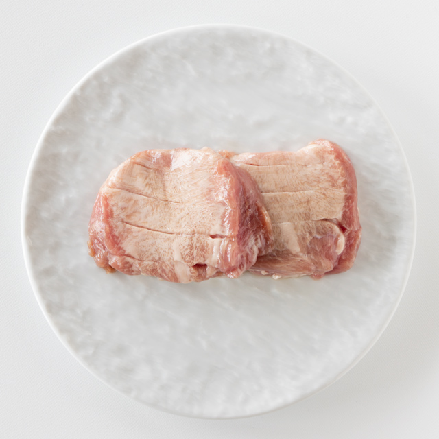 仔牛の上タン 塩麹熟成 300g（60g × 5枚）