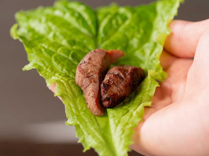 サンチュでまいて