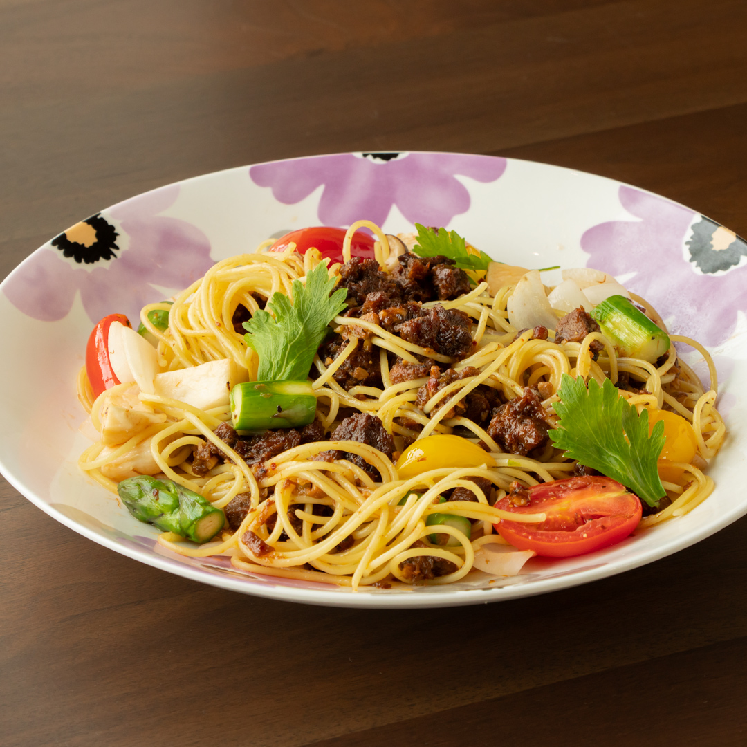 牛タンと野菜のオリーブ香味和えパスタ