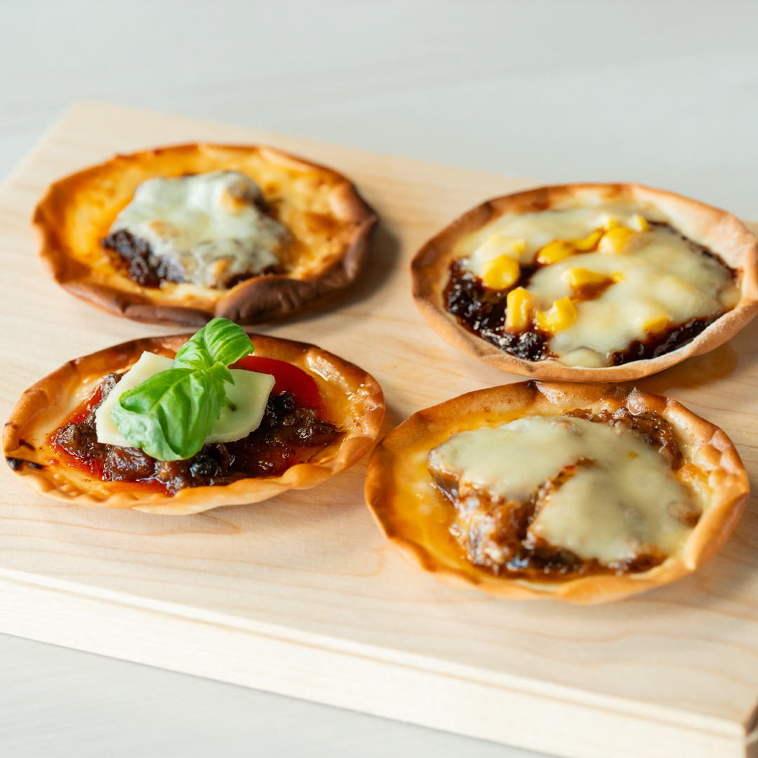 餃子の皮でつくる！ 牛タンラー油4種のミニピザ